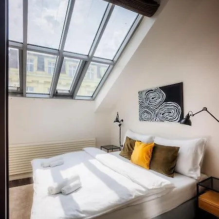 5Br+2Bath Old Town Loft Luxe Brickhouse, A/C Apartment Prague Exterior photo