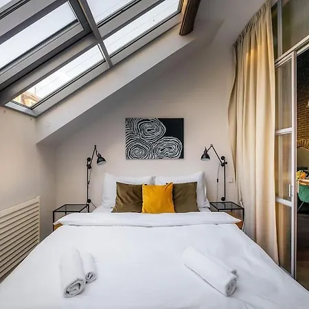 5Br+2Bath Old Town Loft Luxe Brickhouse, A/C Apartment Prague Exterior photo